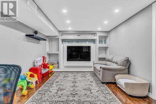 2 Buttercup Court, Toronto, ON - Indoor