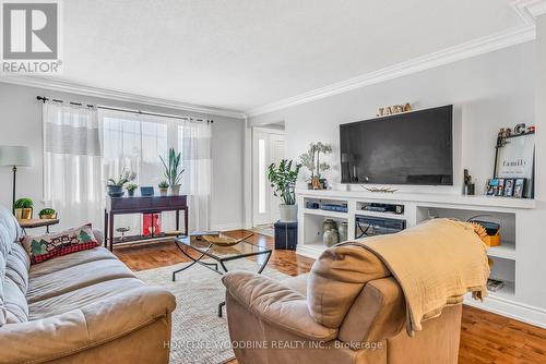 2 Buttercup Court, Toronto, ON - Indoor Photo Showing Living Room