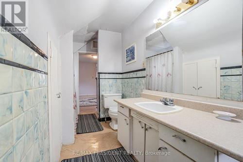 5685 Robinson Street, Niagara Falls, ON - Indoor Photo Showing Bathroom