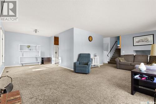 24 Arlington Street, Regina, SK - Indoor Photo Showing Living Room