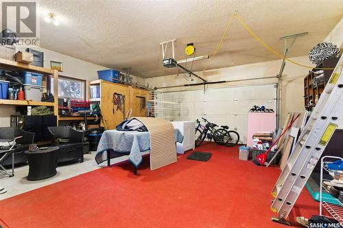 24 Arlington Street, Regina, SK - Indoor Photo Showing Garage