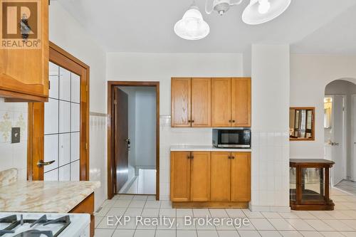 6286 Culp Street, Niagara Falls (216 - Dorchester), ON - Indoor Photo Showing Kitchen