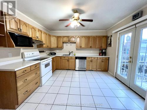 70 Cross Street, Port Colborne (875 - Killaly East), ON - Indoor Photo Showing Kitchen With Double Sink