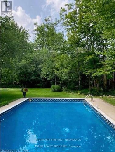 171 Estella Court, London, ON - Outdoor With In Ground Pool With Backyard