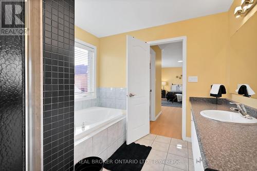 4 Muskox Drive, Toronto, ON - Indoor Photo Showing Bathroom