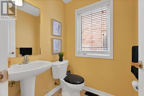 4 Muskox Drive, Toronto, ON - Indoor Photo Showing Bathroom