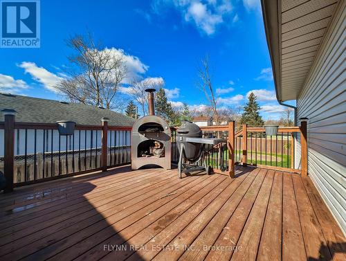 3118 Riselay Avenue, Fort Erie, ON - Outdoor With Deck Patio Veranda With Exterior