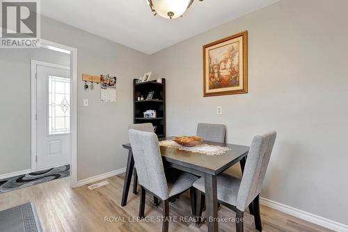 65 1/2 Eastbury Drive, Hamilton, ON - Indoor Photo Showing Dining Room