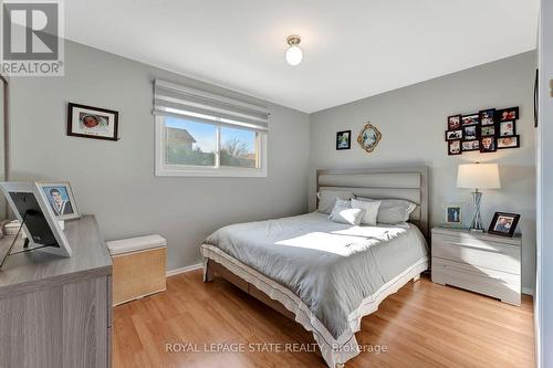 65 1/2 Eastbury Drive, Hamilton, ON - Indoor Photo Showing Bedroom