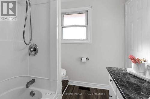 30 Rolling Acres Drive, Welland, ON - Indoor Photo Showing Bathroom