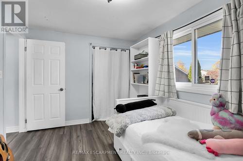 30 Rolling Acres Drive, Welland, ON - Indoor Photo Showing Bedroom