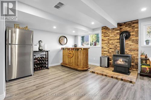 30 Rolling Acres Drive, Welland, ON - Indoor With Fireplace