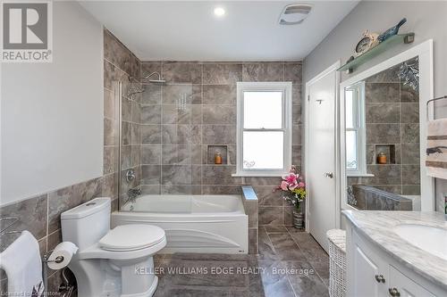 112 Rosewood Road, Hamilton, ON - Indoor Photo Showing Bathroom