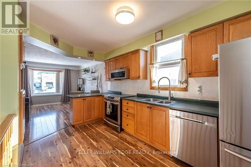 112 Rosewood Road, Hamilton, ON - Indoor Photo Showing Kitchen With Double Sink