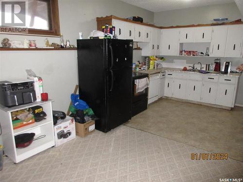 59 Andre Avenue, Regina, SK - Indoor Photo Showing Kitchen