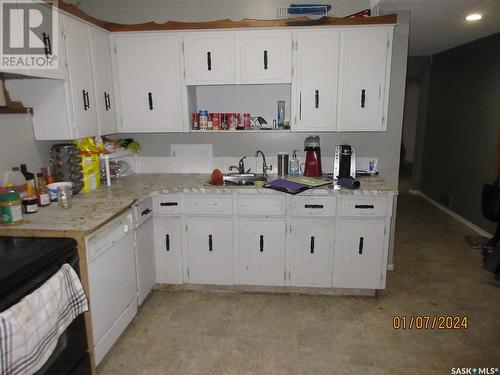 59 Andre Avenue, Regina, SK - Indoor Photo Showing Kitchen