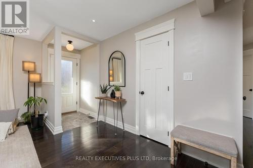 9 Hazelbury Drive, King, ON - Indoor Photo Showing Other Room