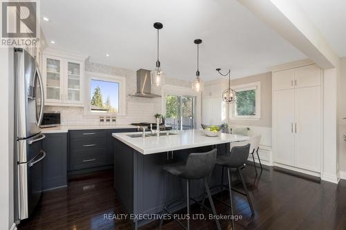 9 Hazelbury Drive, King, ON - Indoor Photo Showing Kitchen With Double Sink With Upgraded Kitchen