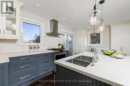 9 Hazelbury Drive, King, ON - Indoor Photo Showing Kitchen With Double Sink