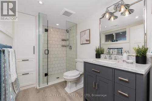 9 Hazelbury Drive, King, ON - Indoor Photo Showing Bathroom