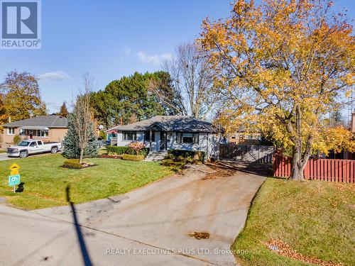 9 Hazelbury Drive, King, ON - Outdoor