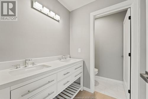 150 Lakewood Drive, Amherstburg, ON - Indoor Photo Showing Bathroom