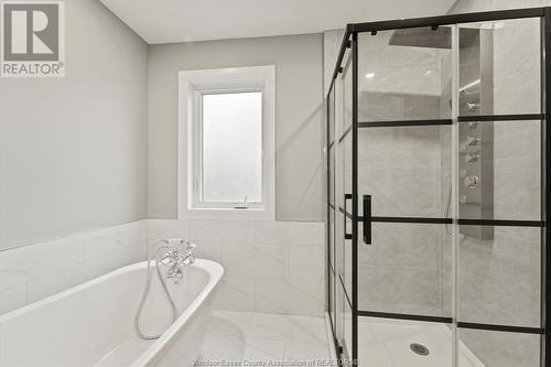 150 Lakewood Drive, Amherstburg, ON - Indoor Photo Showing Bathroom