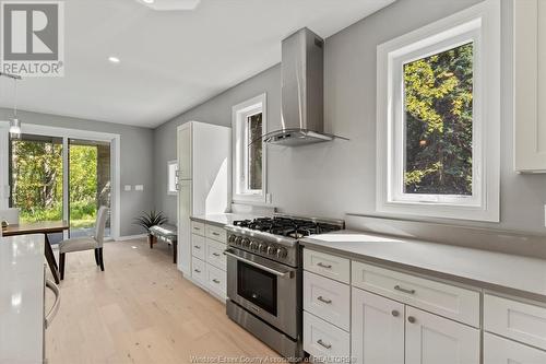 150 Lakewood Drive, Amherstburg, ON - Indoor Photo Showing Kitchen With Upgraded Kitchen