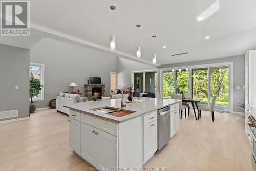 150 Lakewood Drive, Amherstburg, ON - Indoor Photo Showing Kitchen