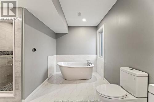 150 Lakewood Drive, Amherstburg, ON - Indoor Photo Showing Bathroom