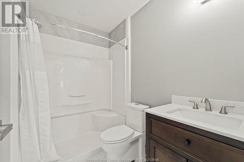 150 Lakewood Drive, Amherstburg, ON - Indoor Photo Showing Bathroom