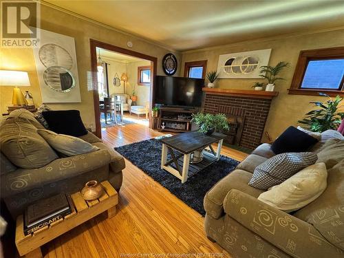 1171 Bruce, Windsor, ON - Indoor Photo Showing Living Room With Fireplace