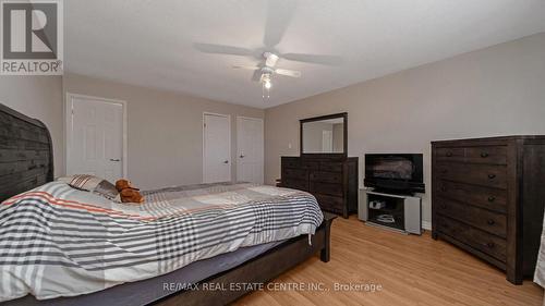 14 Simmons Boulevard, Brampton, ON - Indoor Photo Showing Bedroom