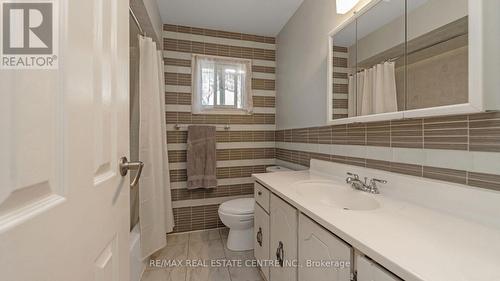 14 Simmons Boulevard, Brampton, ON - Indoor Photo Showing Bathroom