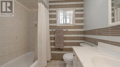 14 Simmons Boulevard, Brampton, ON - Indoor Photo Showing Bathroom