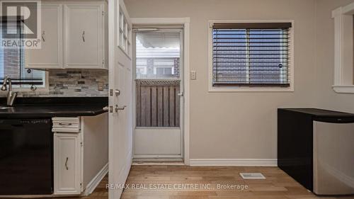 14 Simmons Boulevard, Brampton, ON - Indoor Photo Showing Other Room