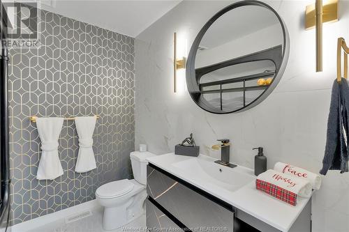 9 Heaton Street, Amherstburg, ON - Indoor Photo Showing Bathroom