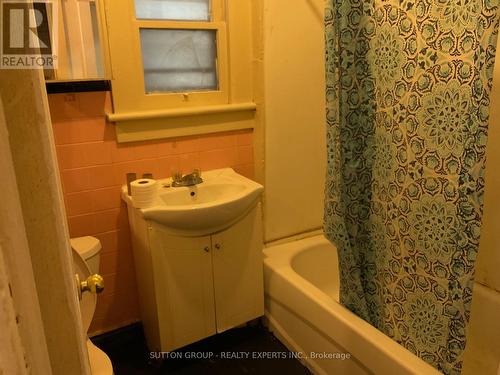 4548 Victoria Avenue, Niagara Falls, ON - Indoor Photo Showing Bathroom