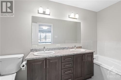 125 Paloma Circle, Ottawa, ON - Indoor Photo Showing Bathroom