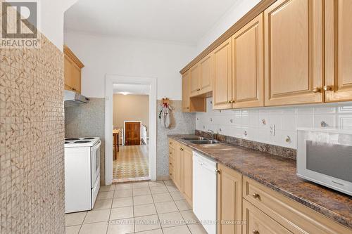 270 Currell Avenue, Ottawa, ON - Indoor Photo Showing Kitchen With Double Sink