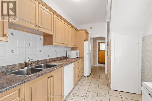 270 Currell Avenue, Ottawa, ON - Indoor Photo Showing Kitchen With Double Sink