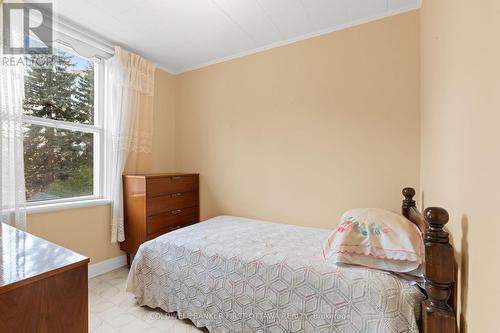 270 Currell Avenue, Ottawa, ON - Indoor Photo Showing Bedroom