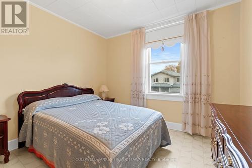 270 Currell Avenue, Ottawa, ON - Indoor Photo Showing Bedroom