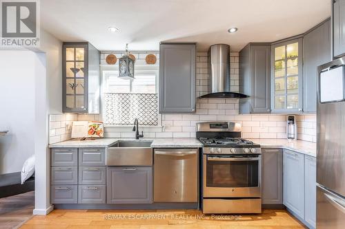 138 Beaverbrook Avenue, Hamilton, ON - Indoor Photo Showing Kitchen With Stainless Steel Kitchen With Upgraded Kitchen