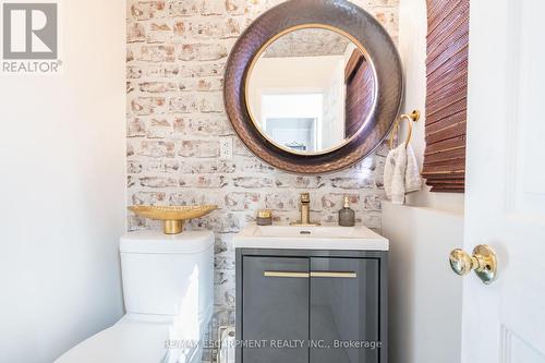 138 Beaverbrook Avenue, Hamilton, ON - Indoor Photo Showing Bathroom