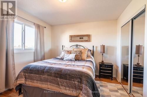 138 Beaverbrook Avenue, Hamilton, ON - Indoor Photo Showing Bedroom