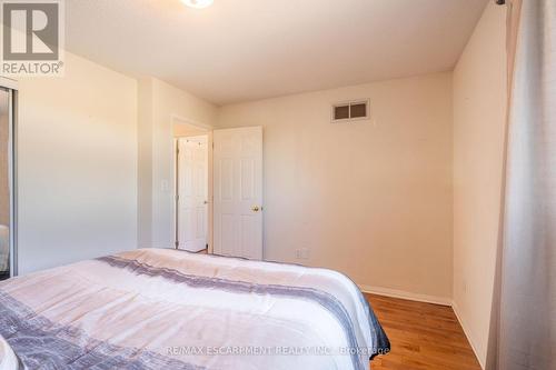 138 Beaverbrook Avenue, Hamilton, ON - Indoor Photo Showing Bedroom