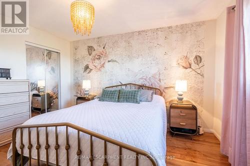 138 Beaverbrook Avenue, Hamilton, ON - Indoor Photo Showing Bedroom