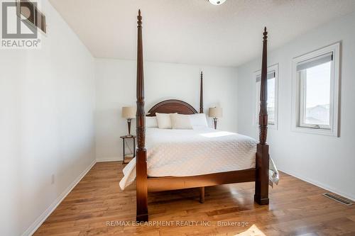 138 Beaverbrook Avenue, Hamilton, ON - Indoor Photo Showing Bedroom