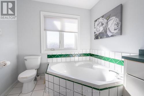 138 Beaverbrook Avenue, Hamilton, ON - Indoor Photo Showing Bathroom